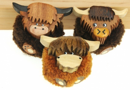 5043P-HC:  Highland Cow Pom Pom Magnets (Pack Size 72)